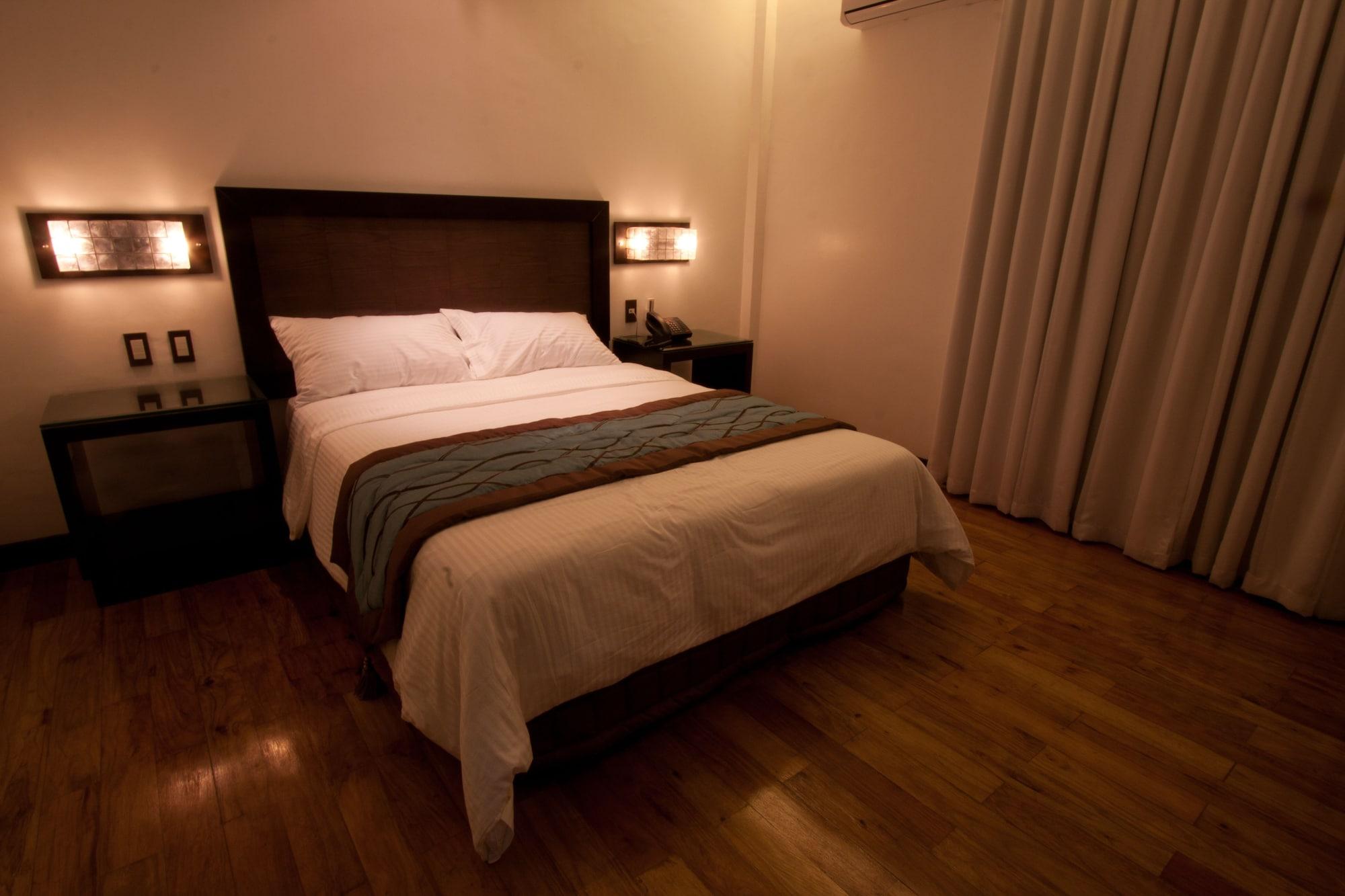 Century Hotel Angeles Bagian luar foto